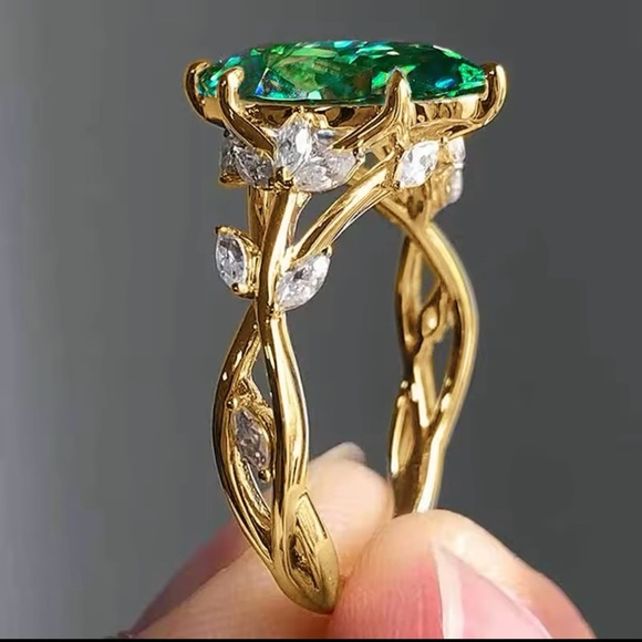 Elegant Gold and green Purple Gemstone Ring 7, 8 - Picture 1 of 8